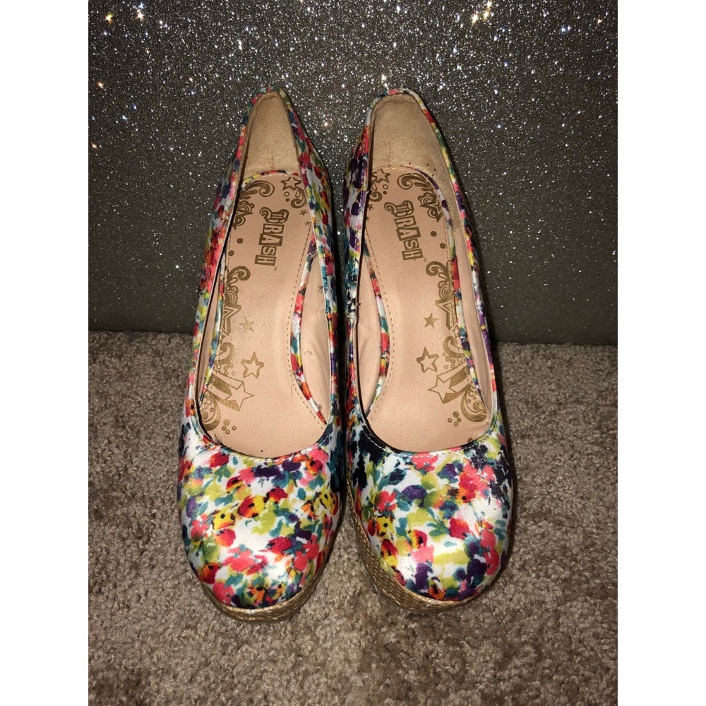 Multi-Colored Wedges size 7.5